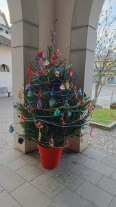 Alberello all'uncinetto